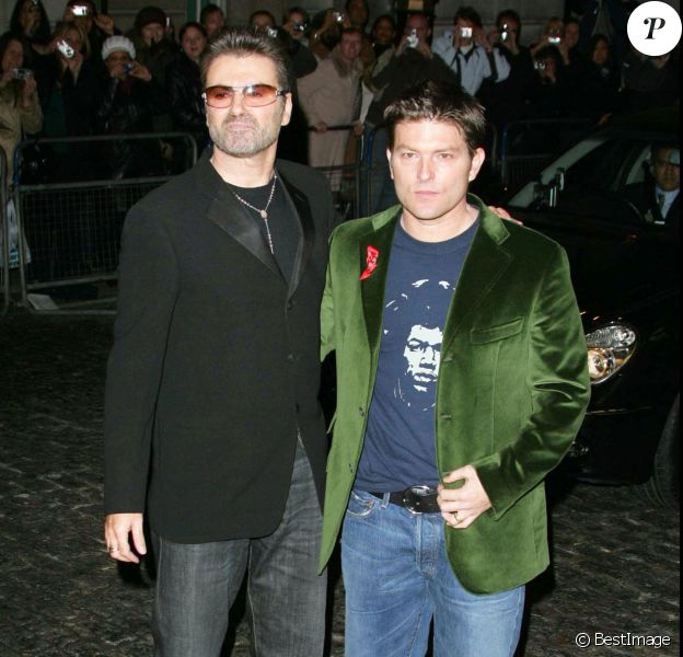 George Michael et Kenny Goss à la première de A Different Story à Londres, le 5 décembre 2005