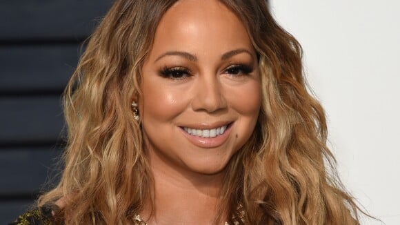 Mariah Carey aux Oscars : Un sein s'échappe de son impressionnant décolleté !