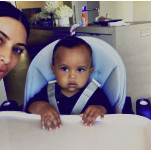 Kim Kardashian et son fils Saint (14 mois) sur de nouveaux clichés publiés le 27 février 2017 sur Instagram