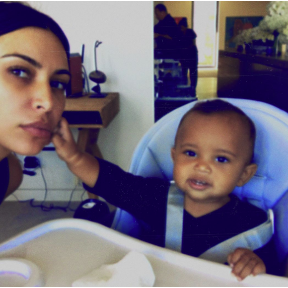 Kim Kardashian et son fils Saint (14 mois) sur de nouveaux clichés publiés le 27 février 2017 sur Instagram