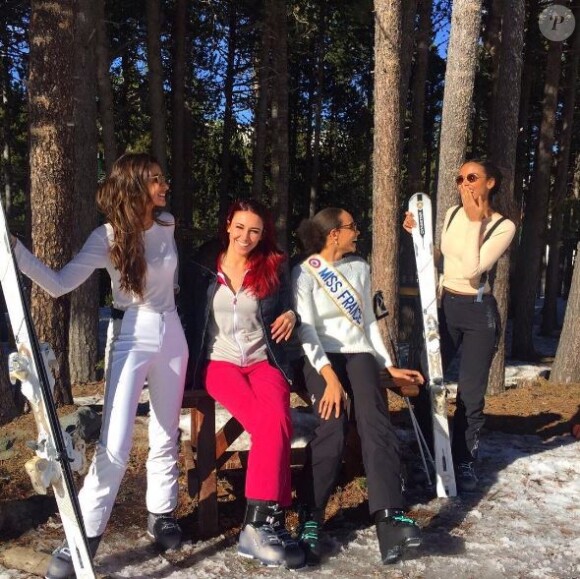 Malika Ménard, Delphine Wespiser et Flora Coquerel lors du voyage d'intégration de Miss France 2017 Alicia Aylies en Andorre. Photo publiée sur Instagram en février 2017.