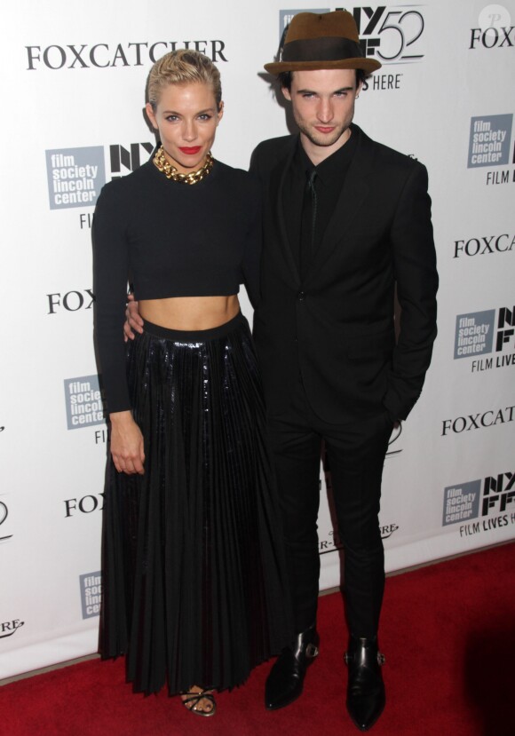 Sienna Miller et son fiancé Tom Sturridge - Première du film "Foxcatcher" lors du 52ème festival du film de New York, le 10 octobre 2014.