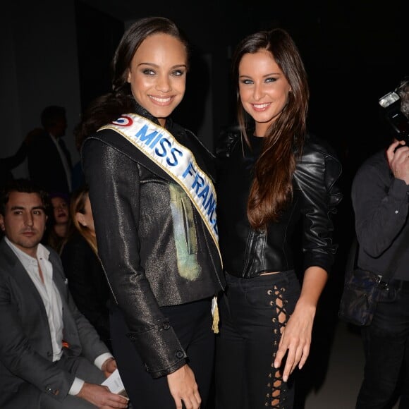 Alicia Aylies (Miss France 2017) et Malika Ménard - Défilé "Guy Laroche", collection prêt-à-porter automne-hiver 2017-2018. Paris, le 1er mars 2017.