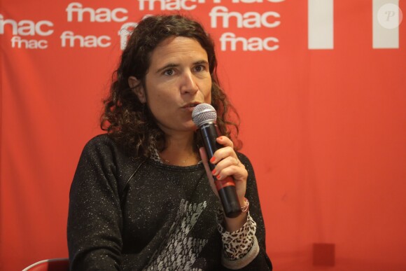 Exclusif - Mazarine Pingeot en dédicace à la FNAC Montparnasse à Paris le 17 mai 2016. Mazarine Pingeot vient de sortir "La dictature de la transparence", aux éditions Robert Laffont.