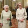 La princesse Alexandra de Kent et la reine Elizabeth II le 29 novembre 2016 à Buckingham Palace lors d'une réception organisée par la monarque en l'honneur du 80e anniversaire de sa cousine et de ses patronages.