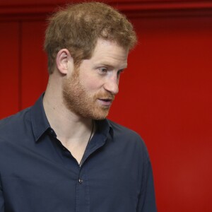 Le prince Harry participe à la journée caritative du ''Heads Together'' au siège du Virgin Money à Newcastle, le 21 février 2017.