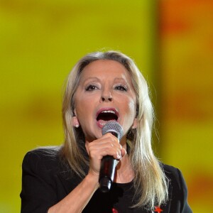 Véronique Sanson lors de la 32ème cérémonie des "Victoires de la Musique" au Zénith de Paris, le 10 février 2017.© Christophe Aubert via Bestimage