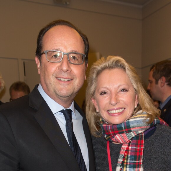 Exclusif - François Hollande et Véronique Sanson - Backstage du concert d'Alain Chamfort à l'Olympia à Paris, le 25 mars 2016. © Cyril Moreau/Bestimage