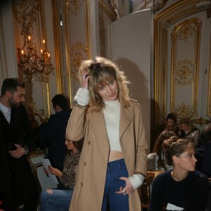 Pauline Lefèvre et Ophélie Meunier au défilé de mode "John Galliano", collection prêt-à-porter Automne-Hiver 2017-2018 à Paris, le 5 Mars 2017.© CVS/Veeren/Bestimage