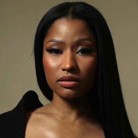 Nicki Minaj pose en backstage lors du défilé Haider Ackermann à l'occasion de la Fashion Week prêt-à-porter Automne-Hiver 2017-2018 à Paris le 5 mars 2017.