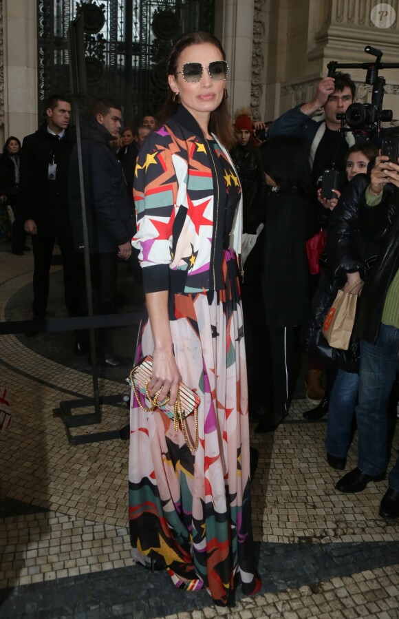 Nieves Alvarez arrivant au défilé de mode "Elie Saab", collection prêt-à-porter Automne-Hiver 2017-2018 au Grand Palais à Paris, le 4 Mars 2017.© CVS/Veeren/Bestimage
