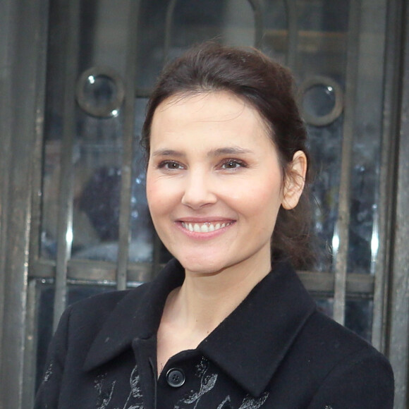 Virginie Ledoyen sortant du défilé de mode "Elie Saab", collection prêt-à-porter Automne-Hiver 2017-2018 au Grand Palais à Paris, le 4 Mars 2017.© CVS/Veeren/Bestimage