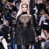 Hailey Baldwin au défilé de mode "Elie Saab", collection prêt-à-porter Automne-Hiver 2017-2018 à Paris, le 4 Mars 2017.