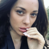 Marion Cotillard a fait le buzz sur Instagram le 7 mars 2017 avec une série de photos la figurant avec les lèvres gonflées, comme botoxées. Un nouveau coup de buzz autour de la comédie Rock'n roll de son compagnon Guillaume Canet.
