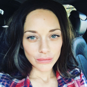 Marion Cotillard a fait le buzz sur Instagram le 7 mars 2017 avec une série de photos la montrant avec les lèvres gonflées. Un nouveau coup de buzz autour de la comédie Rock'n roll de son compagnon Guillaume Canet.