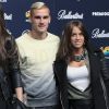 Antoine Griezmann et sa compagne Erika Choperena lors de la soirée 40 Principales Music Awards organisée à Madrid le 12 décembre 2014.