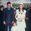 La princesse Caroline de Monaco et Stefano Casiraghi avec leur fils Andrea en mai 1986 à Monaco lors du concours de bouquets.