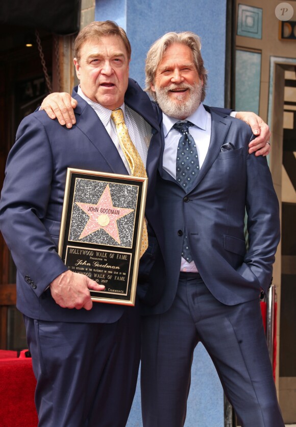 John Goodman, Jeff Bridges - Inauguration de la plaque de John Goodman sur le Walk Of Fame à Hollywood. Le 10 mars 2017  Celebrities attending the Hollywood Walk Of Fame Ceremony for John Goodman in Hollywood, California on March 10, 2017.10/03/2017 - Hollywood