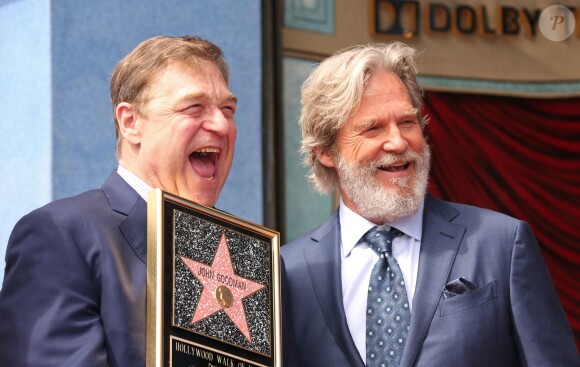 John Goodman, Jeff Bridges - Inauguration de la plaque de John Goodman sur le Walk Of Fame à Hollywood. Le 10 mars 2017  Celebrities attending the Hollywood Walk Of Fame Ceremony for John Goodman in Hollywood, California on March 10, 2017.10/03/2017 - Hollywood