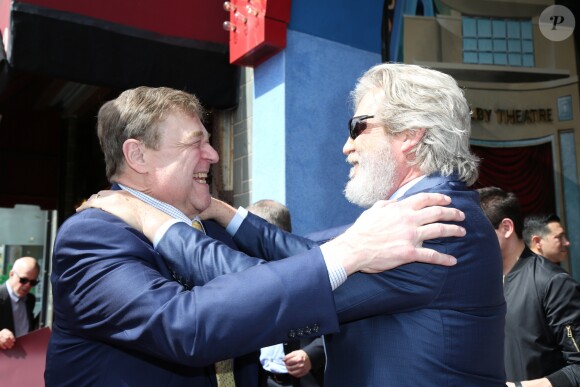 John Goodman, Jeff Bridges - Inauguration de la plaque de John Goodman sur le Walk Of Fame à Hollywood. Le 10 mars 2017  Celebrities attending the Hollywood Walk Of Fame Ceremony for John Goodman in Hollywood, California on March 10, 2017.10/03/2017 - Hollywood
