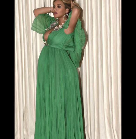 Look de Beyoncé à l'avant-première de "La Belle et la bête" organisée à Los Angeles le 2 mars 2017.