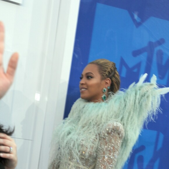 Beyonce knowles et sa fille Blue Ivy Carter à la soirée des MTV Video Music Awards 2016 à Madison Square Garden à New York City, New York, Etats-Unis, le 28 août 2016.