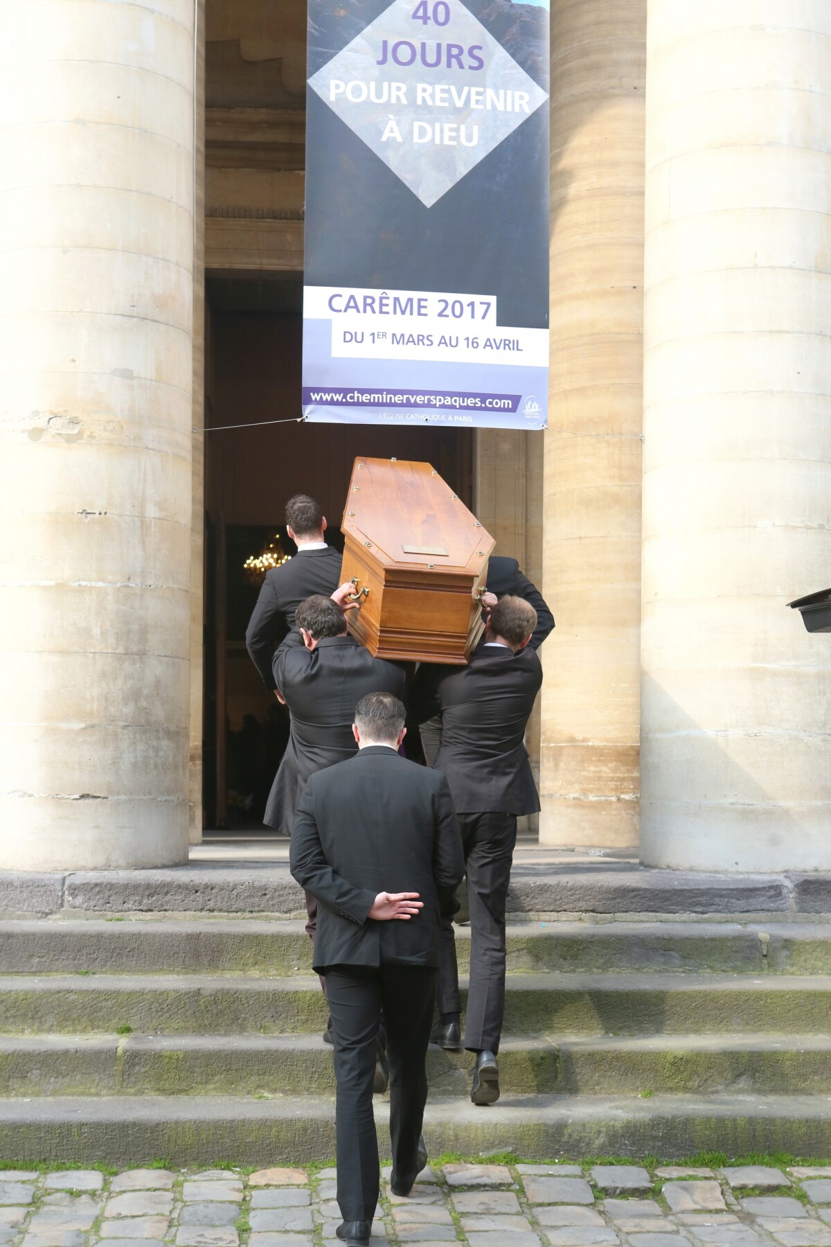 Photo Illustration Obsèques de Pierre Bouteiller en l'église Saint