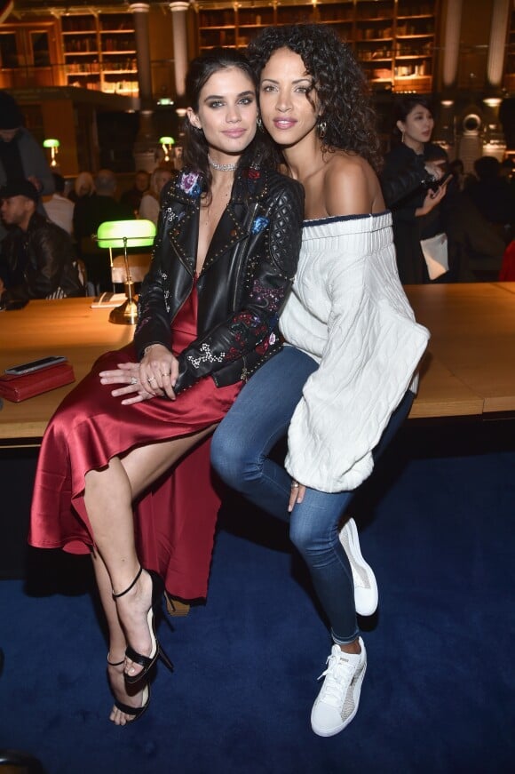 Sara Sampaio et Noemie Lenoir - Défilé Fenty Puma by Rihanna à Paris, le 6 mars 2017.