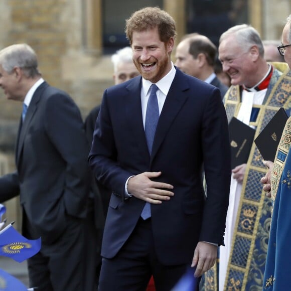 Le prince Harry faisait partie des membres de la famille royale britannique réunis le 13 mars 2017 à l'abbaye de Westminster pour la messe célébrée à l'occasion de la Journée du Commonwealth. Pendant ce temps-là, son frère le prince William se remettait de sa fille nuit au Farinet à Verbier.