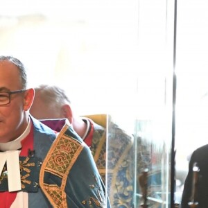 La reine Elizabeth II et plusieurs membres de la famille royale assistaient le 13 mars 2017 à la messe célébrée en l'abbaye de Westminster à l'occasion de la Journée du Commonwealth. Le prince William, en vacances aux sports d'hiver, n'en faisait pas partie.