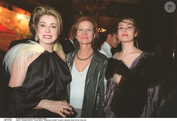 Catherine Deneuve, Nicole Garcia, Emmanuelle Seigner - Soirée au Fouquet's après les César en 1999