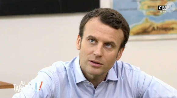 Emmanuel Macron dans "Au tableau" sur C8. Le 20 mars 2017.