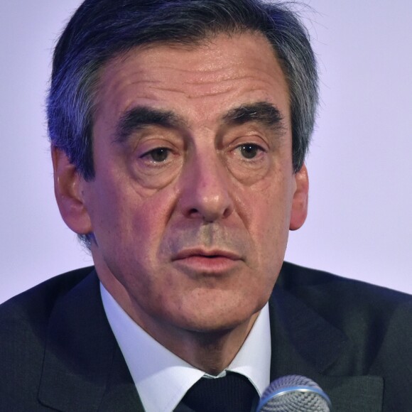 Le candidat du parti Les Républicains à l'élection présidentielle François Fillon lors du grand oral organisé par la CFDT sur le thème du travail des candidats à l'élection présidentielle à Paris,France, le 16 mars 2017. © Giancarlo Gorassini/Bestimage