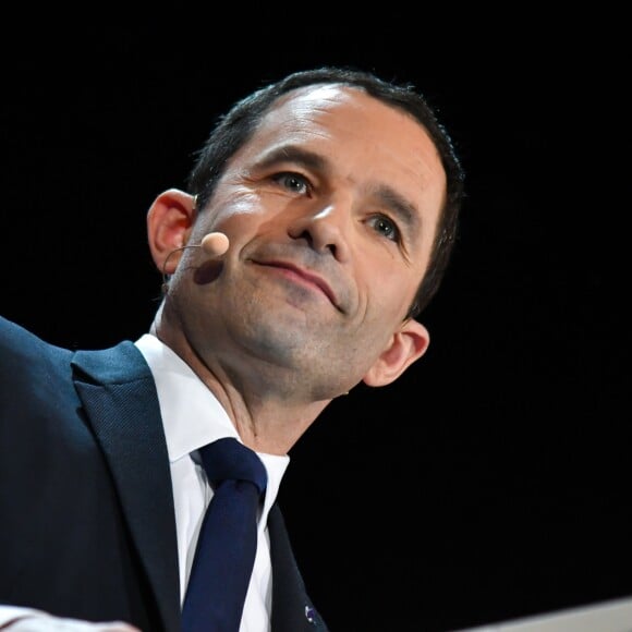 Benoît Hamon, candidat du Parti Socialiste (PS) à l'élection présidentielle 2017, lors de son meeting à l'AccorHotels Arena de Paris, France, le 19 mars 2017. © Lionel Urman/Bestimage