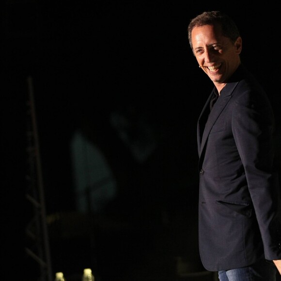 Gad Elmaleh en spectacle à la pinède de Juan-les-Pins à Antibes le 31 juillet 2014