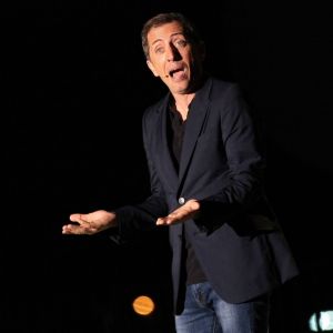 Gad Elmaleh en spectacle à la pinède de Juan-les-Pins à Antibes le 31 juillet 2014