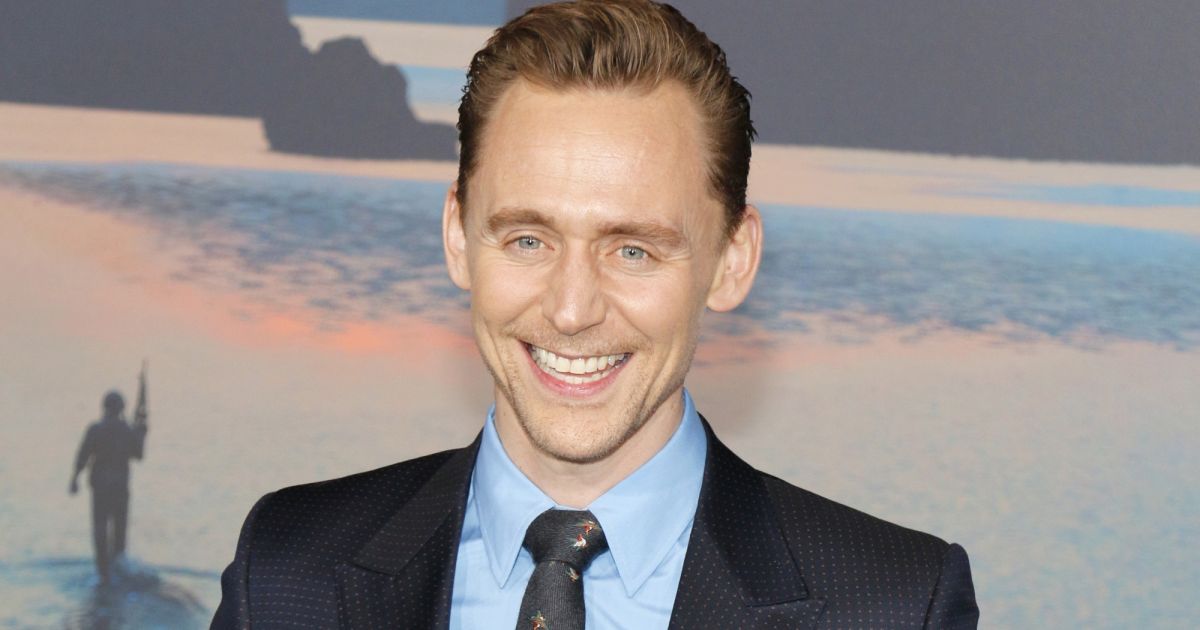 Tom Hiddleston à la première de Kong : Skull Island à Los ...