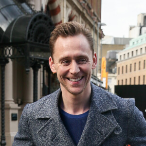 Tom Hiddleston fait la promotion de son dernier film "Skull Island" dans les studios de la BBC Radio One à Londres. Le 1er mars 2017