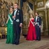 La princesse Victoria (en robe Elie Saab) et le prince Daniel de Suède, suivis de la princesse Sofia et du prince Carl Philip arrivent pour le premier dîner officiel de l'année au palais royal Drottningholm à Stockholm le 23 mars 2017.