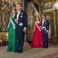  La princesse Victoria (en robe Elie Saab) et le prince Daniel de Suède, suivis de la princesse Sofia et du prince Carl Philip arrivent pour le premier dîner officiel de l'année au palais royal Drottningholm à Stockholm le 23 mars 2017. 