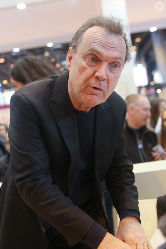 Julien Lepers au 32ème Salon du Livre à la Porte de Versailles à Paris, le 25 mars 2017. © CVS/Bestimage
