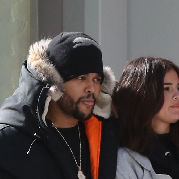 Exclusif - Selena Gomez et son compagnon The Weeknd (Abel Tesfaye) font du shopping en amoureux sur Bloor Street à Toronto, le 16 mars 2017. Le couple est allé chez Gucci et chez Holt Renfrew. Ils semblent très amoureux. © CPA/Bestimage Exclusive