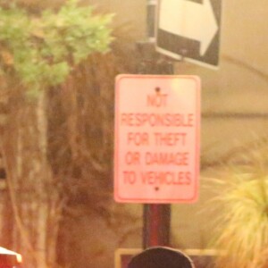 Exclusif - Selena Gomez et son compagnon The Weeknd (Abel Tesfaye) sont allés dîner au restaurant "Harbour Sixty Steakhouse" à Toronto, le samedi 18 mars 2017. La chanteuse ne reste jamais bien loin de son nouvel amour, elle a fait vendredi soir un aller/retour très rapide Toronto-New York en jet privé pour un photoshoot! Le couple semble très amoureux. © CPA/Bestimage