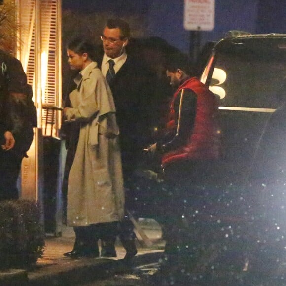 Exclusif - Selena Gomez et son compagnon The Weeknd (Abel Tesfaye) sont allés dîner au restaurant "Harbour Sixty Steakhouse" à Toronto, le samedi 18 mars 2017. La chanteuse ne reste jamais bien loin de son nouvel amour, elle a fait vendredi soir un aller/retour très rapide Toronto-New York en jet privé pour un photoshoot! Le couple semble très amoureux. © CPA/Bestimage