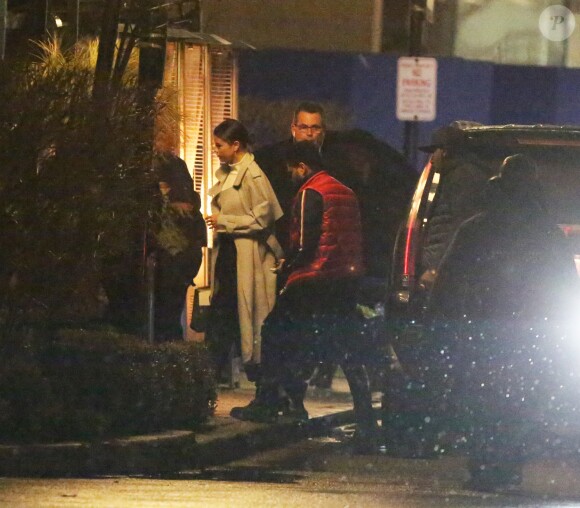 Exclusif - Selena Gomez et son compagnon The Weeknd (Abel Tesfaye) sont allés dîner au restaurant "Harbour Sixty Steakhouse" à Toronto, le samedi 18 mars 2017. La chanteuse ne reste jamais bien loin de son nouvel amour, elle a fait vendredi soir un aller/retour très rapide Toronto-New York en jet privé pour un photoshoot! Le couple semble très amoureux. © CPA/Bestimage  Exclusive - Selena Gomez returns to Toronto for 'The Weeknd.' Things appear to be getting serious between Selena Gomez and her beau 'The Weeknd.' The couple are definitely doing everything to 'make it work.' Selena hopped on a private jet in the early hours of Friday for a photo shoot in NYC on that very day! After she wrapped it was a straight shot to a private airport where her jet was waiting to bring her back to Toronto for Saturday and Sunday. The couple went out to dinner, toured local sights, and even went to an Aquarium. Toronto, Canada - Saturday March 18, 2017.18/03/2017 - Toronto