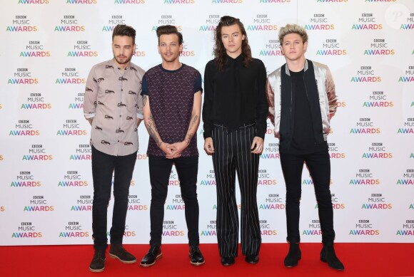 Liam Payne, Louis Tomlinson, Harry Styles et Niall Horan (du groupe One Direction) à la Soirée des BBC Music Awards 2015 à Birmingham. Le 10 décembre 2015 10/12/2015 - BIRMINGHAM