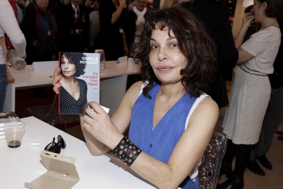 Isabelle Mergault lors de la 37ème édition du Salon du livre au parc des expositions, à la porte de Versailles, à Paris, France, le 26 mars 2017.
