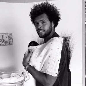 Jo-Wilfried Tsonga avec son fils, Sugar.