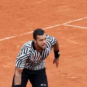 Jo-Wilfried Tsonga se qualifie faca à Marcos Baghdatis en cinq sets lors du 2ème tour des internationaux de tennis de Roland Garros à Paris le 26 mai 2016. © Dominique Jacovides / Bestimage