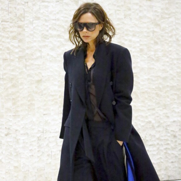 Victoria Beckham arrive à l'aéroport de JFK à New York, le 13 mars 2017 © Charles Guerin/Bestimage